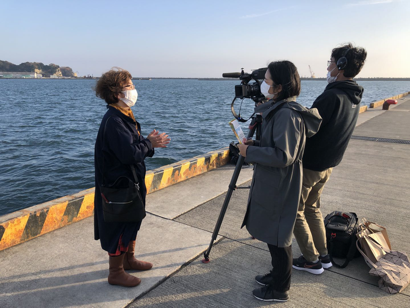 △2020年11月记者在福岛采访当地环保组织成员