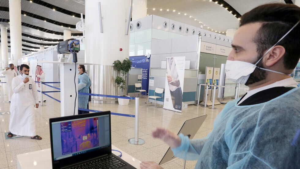 沙特卫生部:境内已有10人感染变异新冠病毒 均已