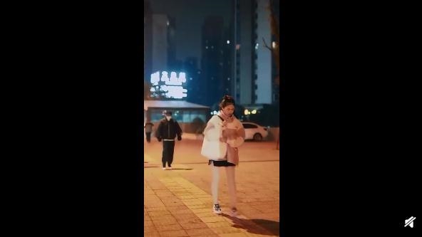全棉时代的广告被怀疑侮辱妇女和荒谬的广告。 不要迷信“黑色和红色” | 全棉时代_新浪财经_新浪网