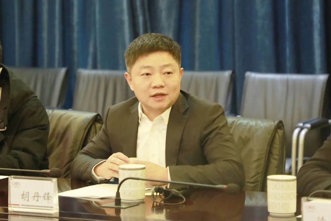 华铁集团董事长_董事长