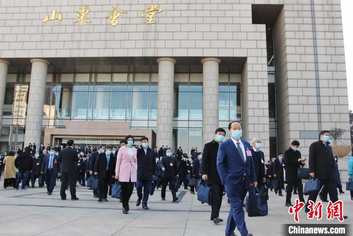 鲁港人口_人口普查图片(2)