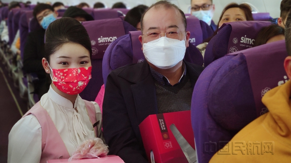 吉祥航空举行空中活动，与旅客共同庆祝农历新年（本文图片均由吉祥航空提供）