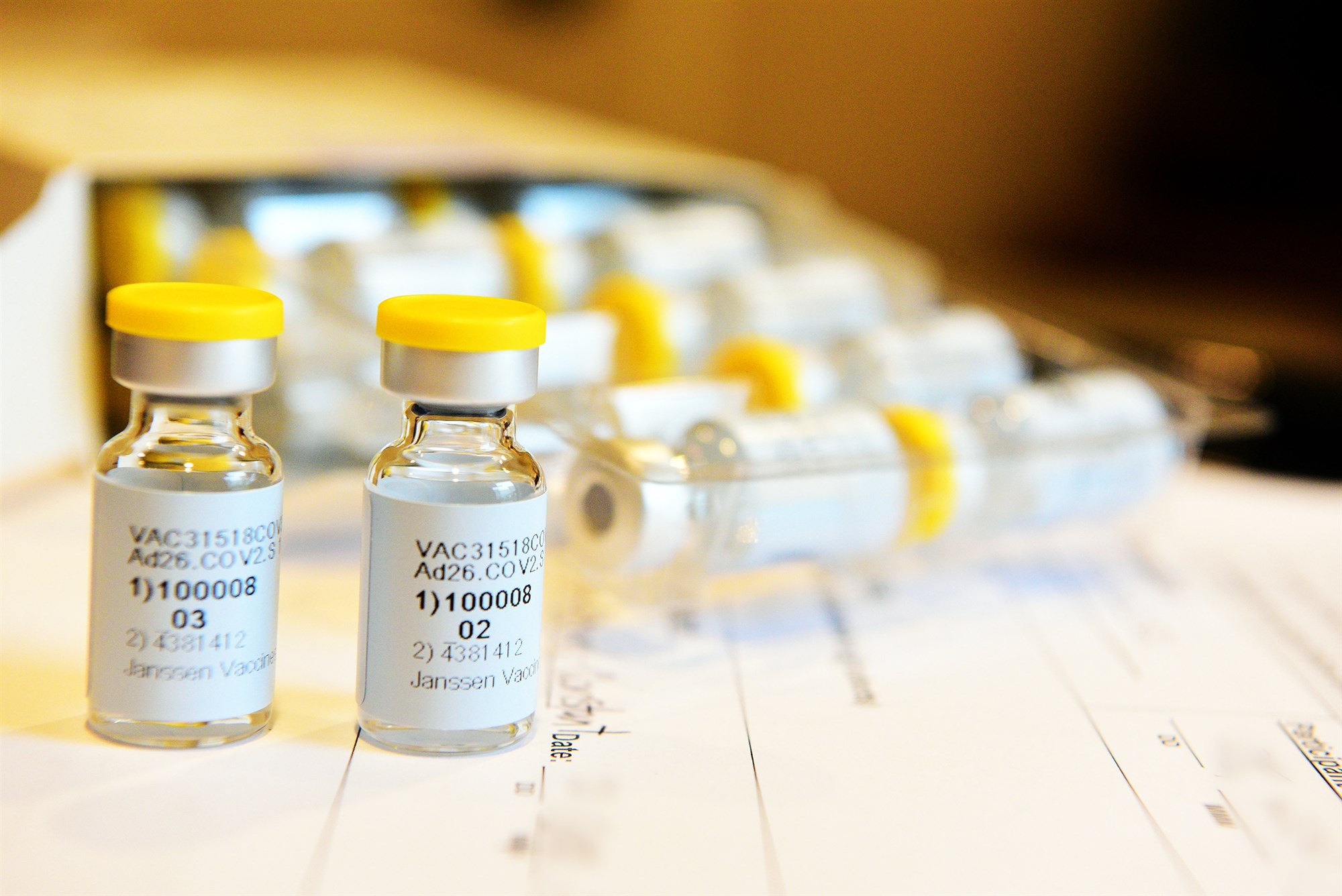 美国批准强生新冠疫苗紧急使用 疫苗短缺问题能否解决