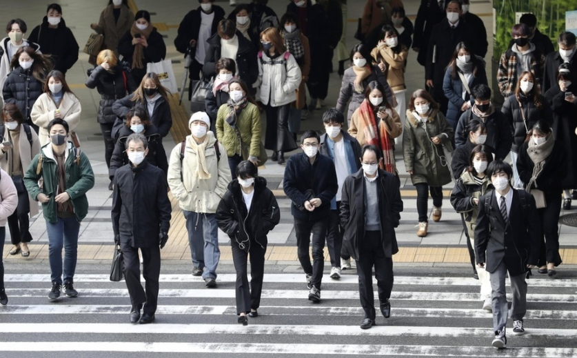 日本新冠患者累计超40万人 3周时间猛增10万人