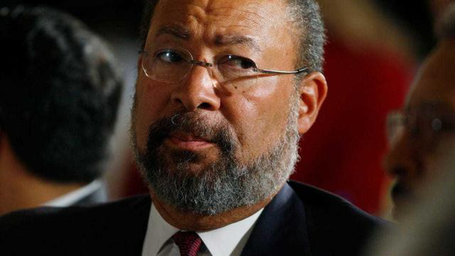 △时代华纳前董事长兼首席执行官理查德·帕森斯,即是前往佛罗里达接种疫苗的富豪之一。(图片来源:《棕榈海岸邮报》)