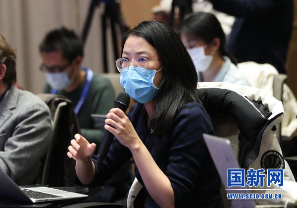 新华社记者提问(焦非 摄)