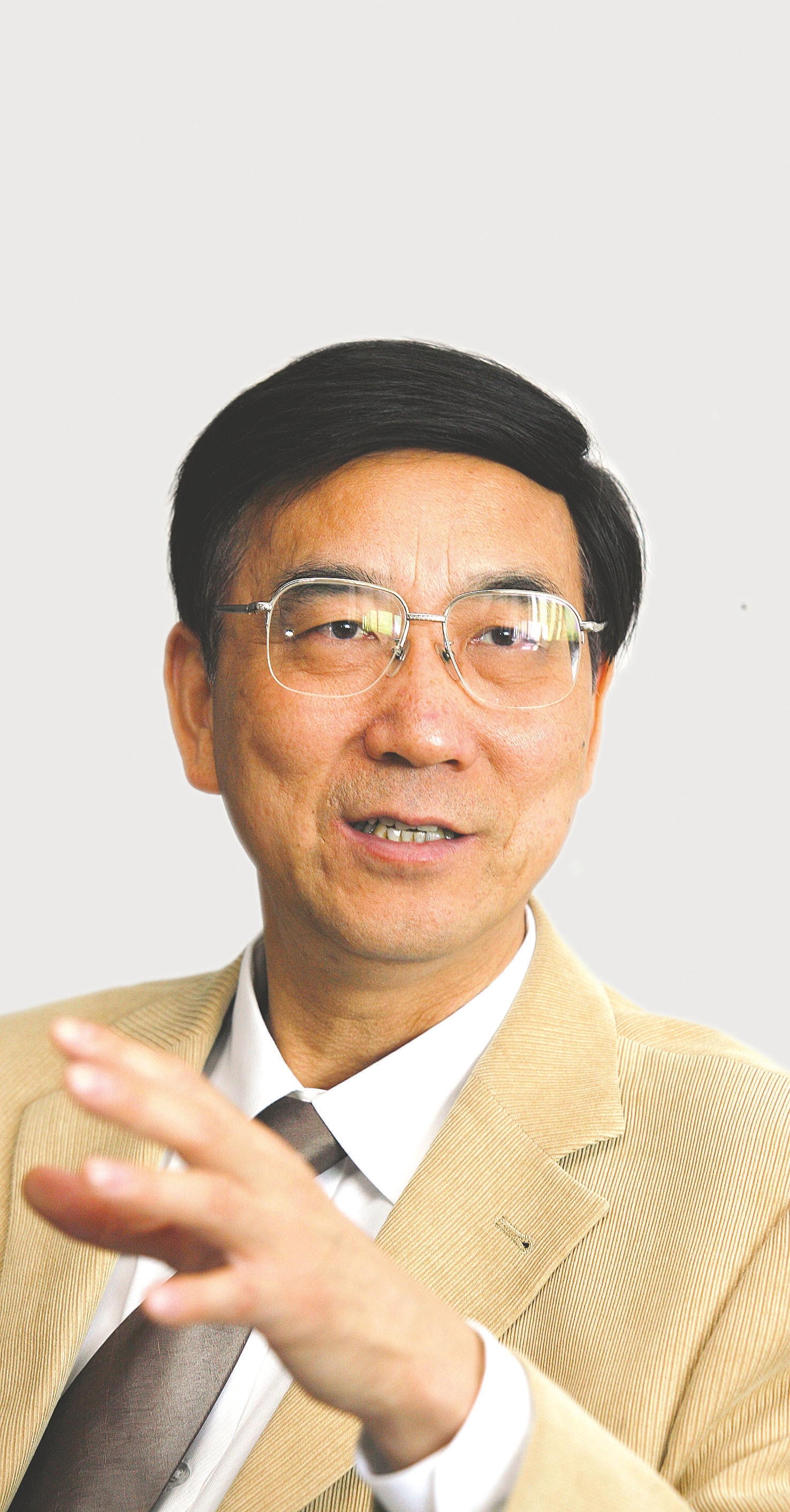 人大代表、中国社科院学部委员程恩富: