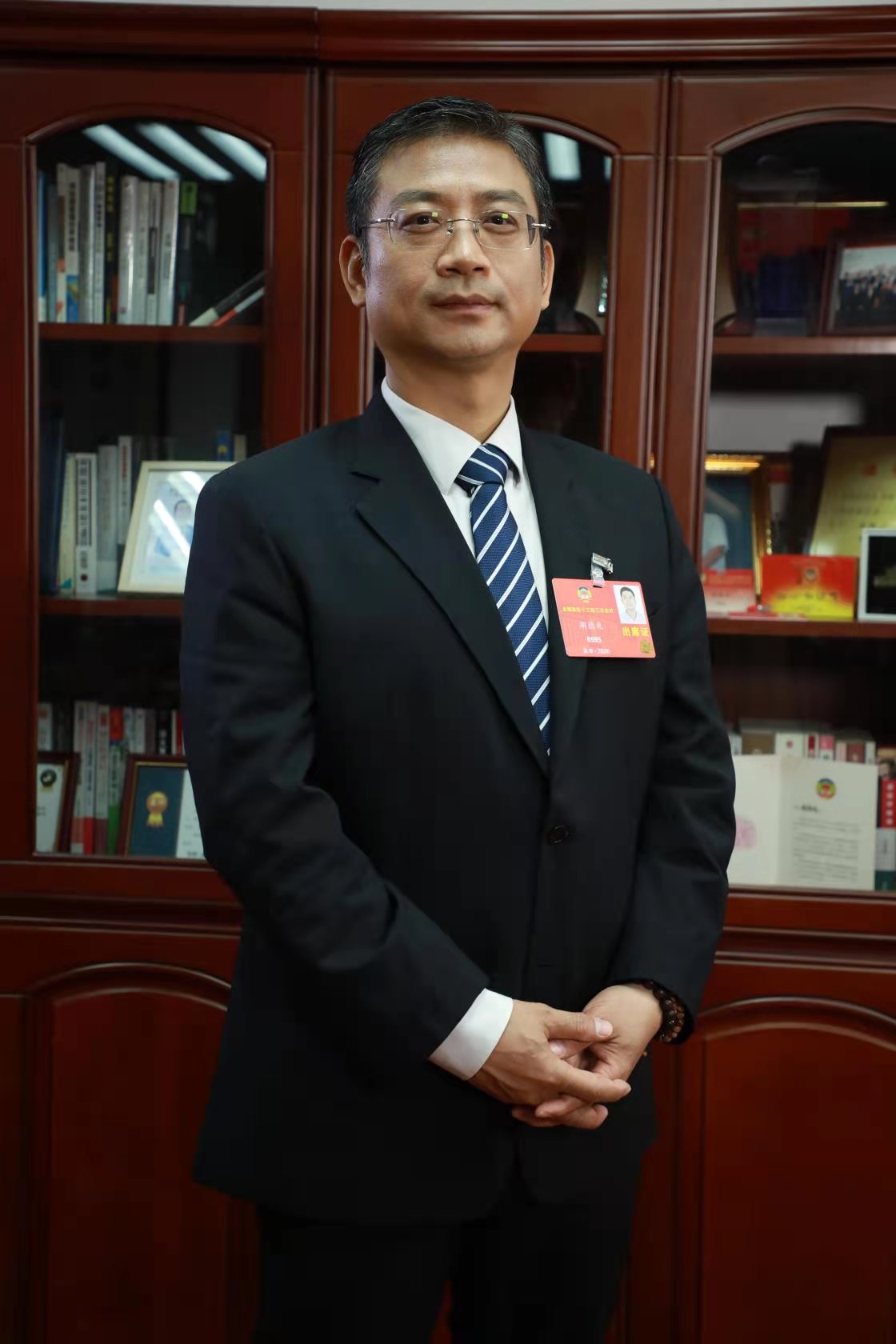 云仓百货董事长照片_百货商店门头照片(3)