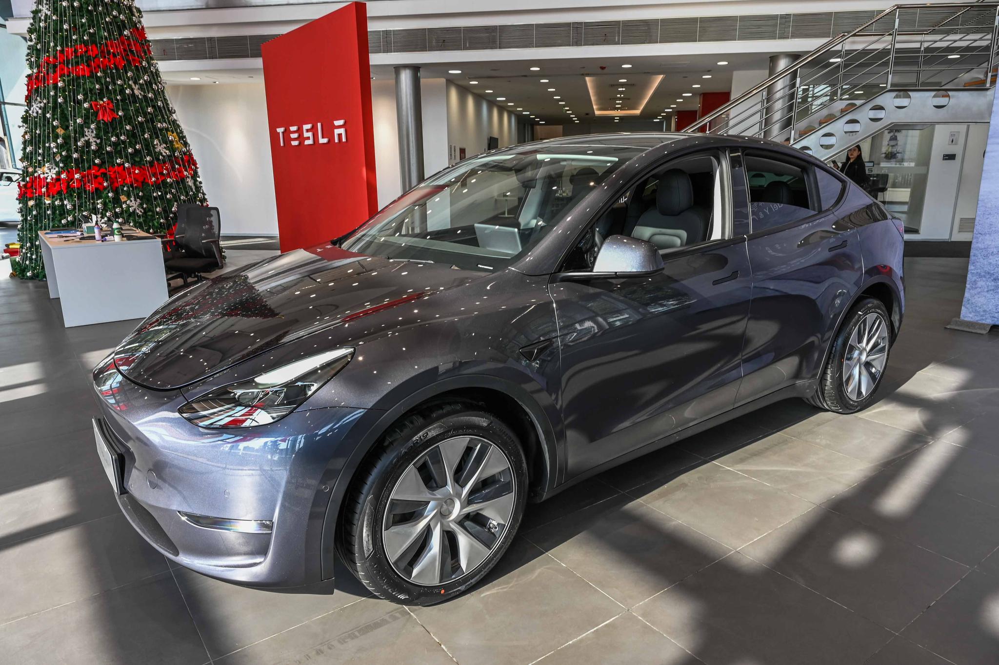 特斯拉新车调查:model3趴窝,黑屏 modely不出热风