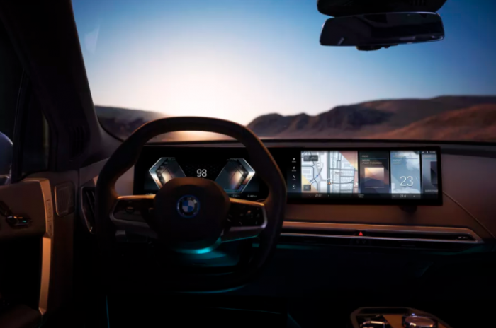 宝马全新曲面idrive显示屏是向自动驾驶迈出的 "重要一步"