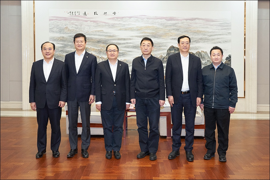 胡建华拜会辽宁省省长刘宁