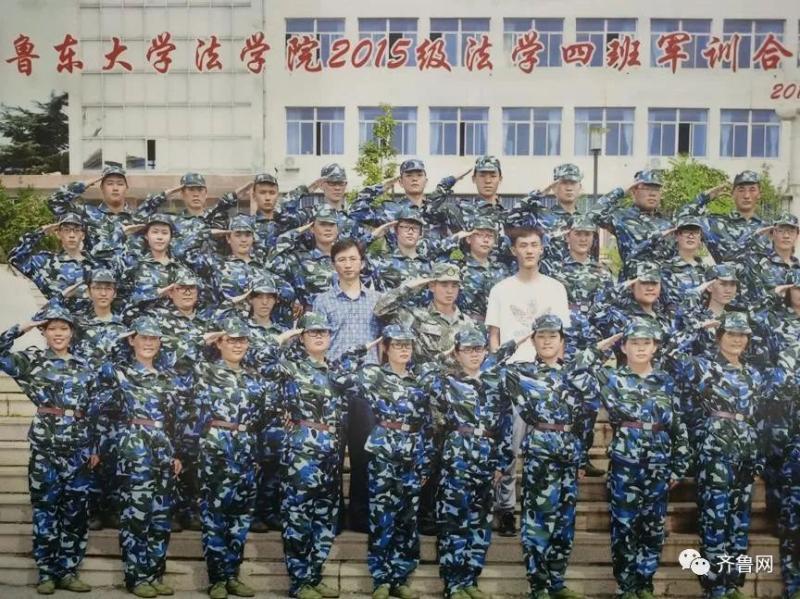 中印边境冲突中,"英雄团长"身边的翻译战士曝光,系鲁东大学法学院大学