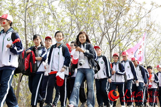 河北衡水中学4月10日举办第二十四届学生远足励志暨党史校史主题教育活动。 衡水中学供图