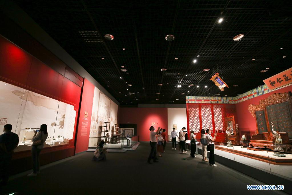 Visitors view exhibits at a Palace Museum Collection exhibition in China (Hainan) Museum of the South China Sea in Qionghai City, south China's Hainan Province, April 13, 2021. (Xinhua/Zhang Liyun)