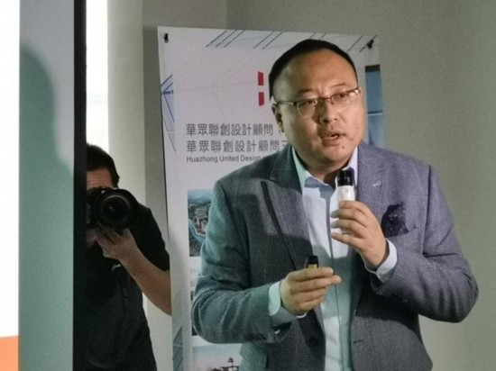 华众联创设计顾问(横琴)有限公司总经理闫澍对港澳专业人士在大湾区的发展前景充满信心。(新华社记者 徐弘毅 摄)
