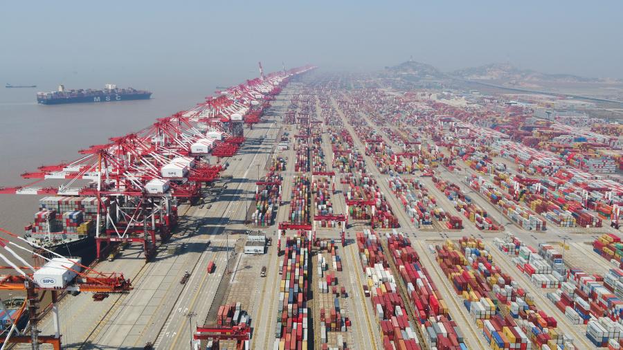 Aerial photo taken on March 18, 2020 shows the container dock of Shanghai's Yangshan Port, east China. (Xinhua/Ding Ting)