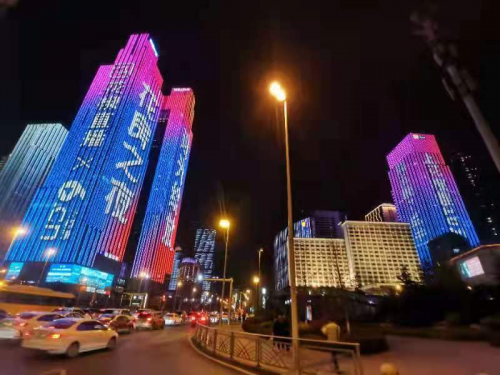 “花房之夜”系列霸屏活动 扮靓时尚青岛!