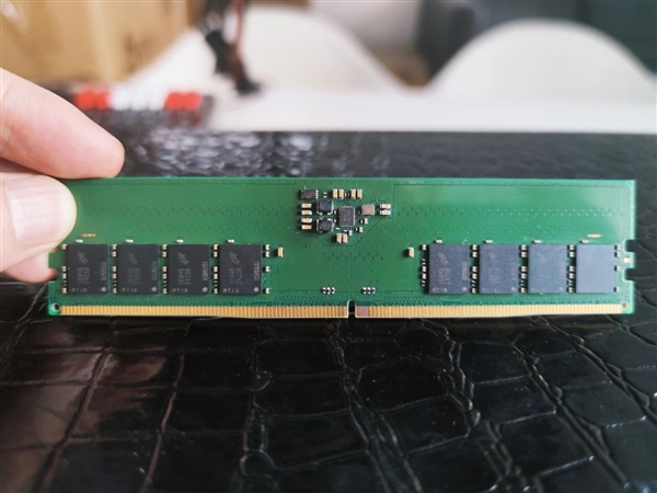 κϾDDR5ڴߣ32GB