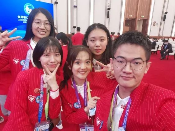科创达人、笛箫会长、全面发展,交大小姐姐又美又飒!