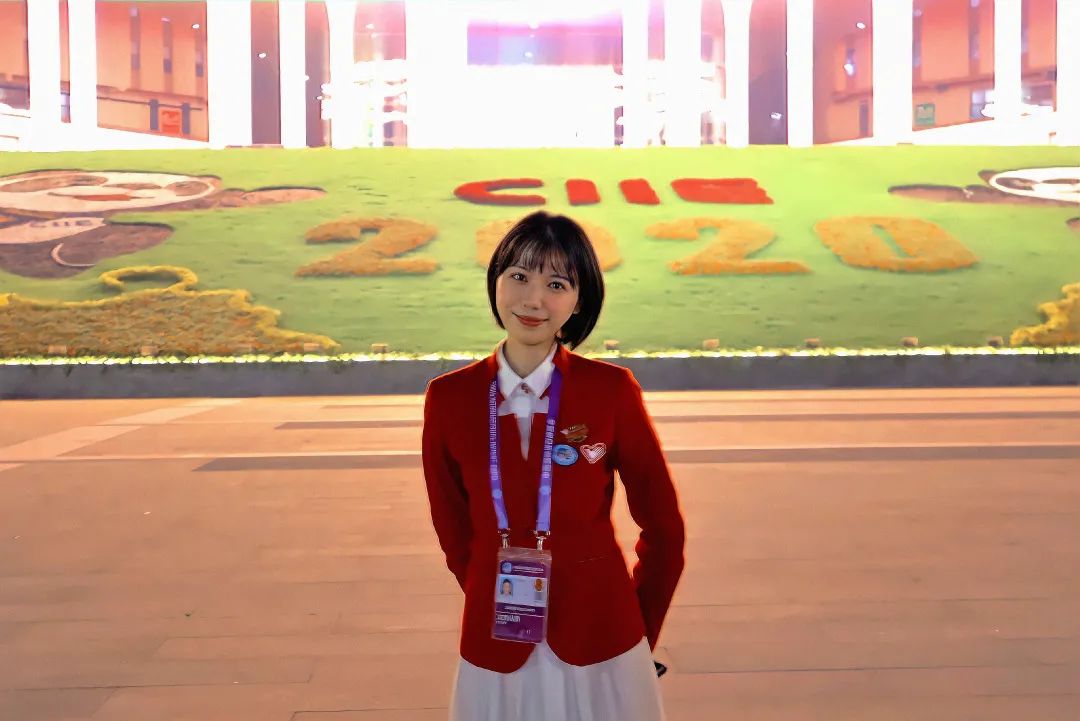 科创达人、笛箫会长、全面发展,交大小姐姐又美又飒!