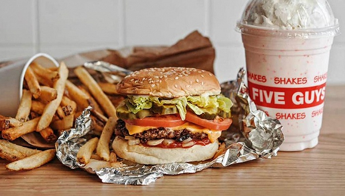 Shanghai Is Also Pleased To Mention Its First Store In China And Five Guys The American Hamburger Settled In Huaihai Middle Road Business District Shanghai Hamburg Sina Technology Sina Com Archyde