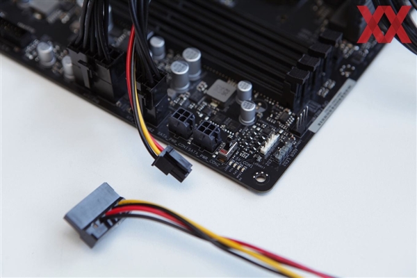 IntelǿATX12VOԴ

׼塢Դ̶ˬ