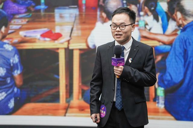 程晓亮在北京参加健康传播演讲比赛。受访者供图