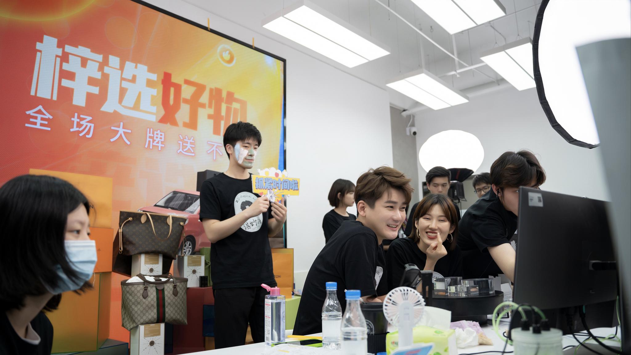 熊梓淇的“淇妙屋”,遥望打造“粉圈思维”下的直播视角