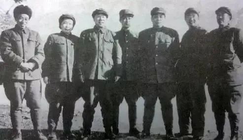 单人故事短剧本,单人小故事剧本