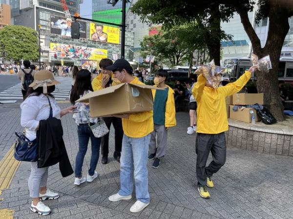 口罩竟然可以吃?日本一公司推出“菠萝面包口罩”