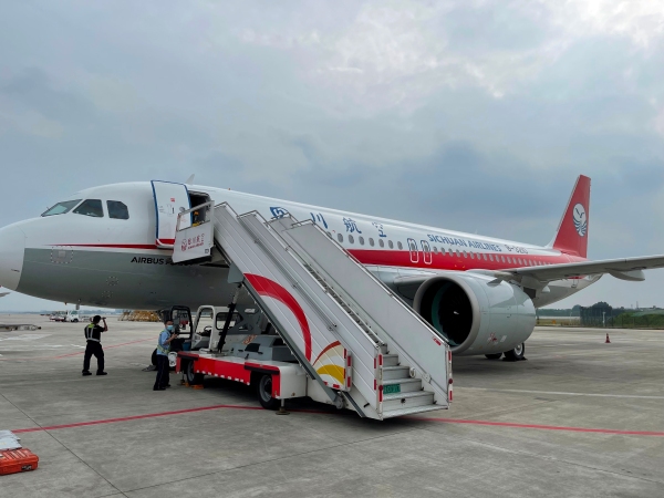 川航空客321,川航3u飞机座位分布图 至此,川航全空客机队规模达172架(含三架货机).