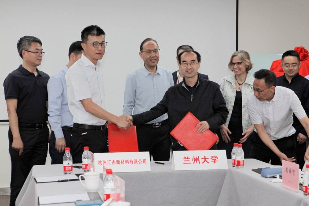 兰大的老总_兰大二院图片(2)