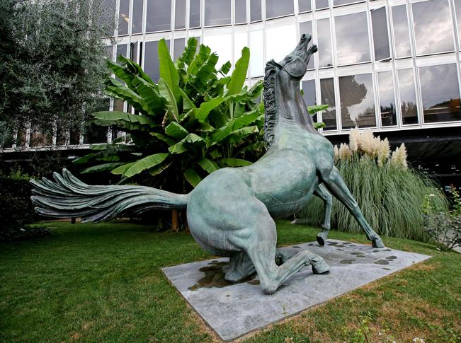 意大利广播电视公司总部的雕塑艺术作品 图片来自安莎社