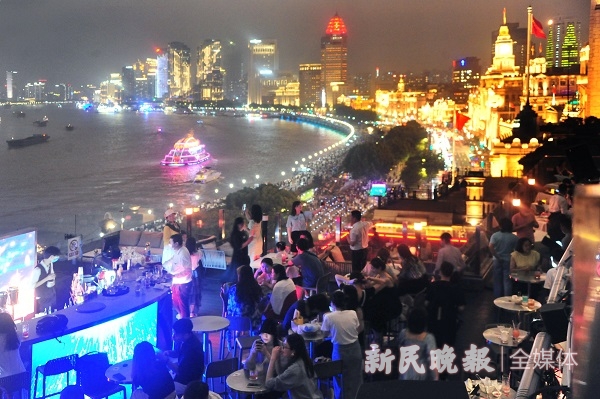 图说:上海夜间经济迸发新活力 杨建正 摄
