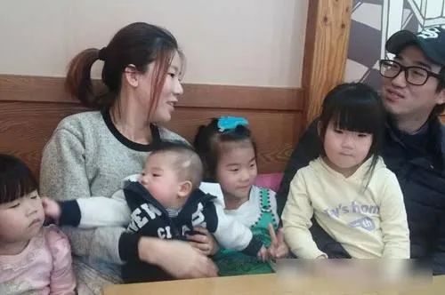眼下,多子女家庭在韩国社会日渐减少。来源:韩国时报