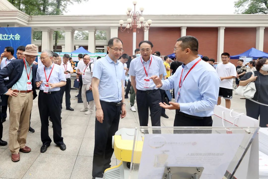 矿山机器人创新应用联盟在中国矿业大学(北京)成立