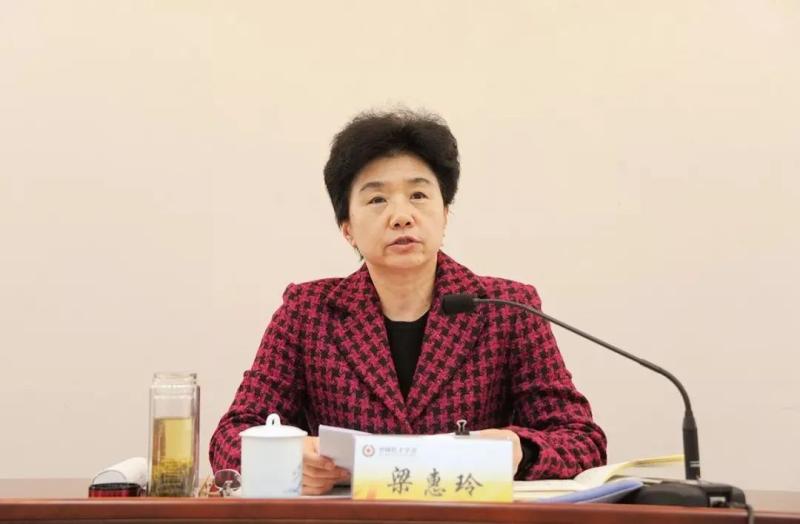 历任共青团湖北省襄樊市委书记,湖北省谷城县委副书记,湖北省孝感市委