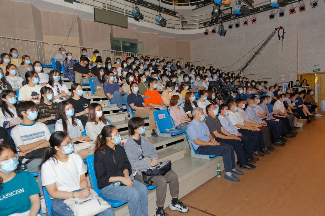 【欧洲杯赛事竞猜】11位好记者给咱们上了一堂生动的思政课(图2) 【欧洲杯赛事竞猜】11位好记者给咱们上了一堂生动的思政课(图2)