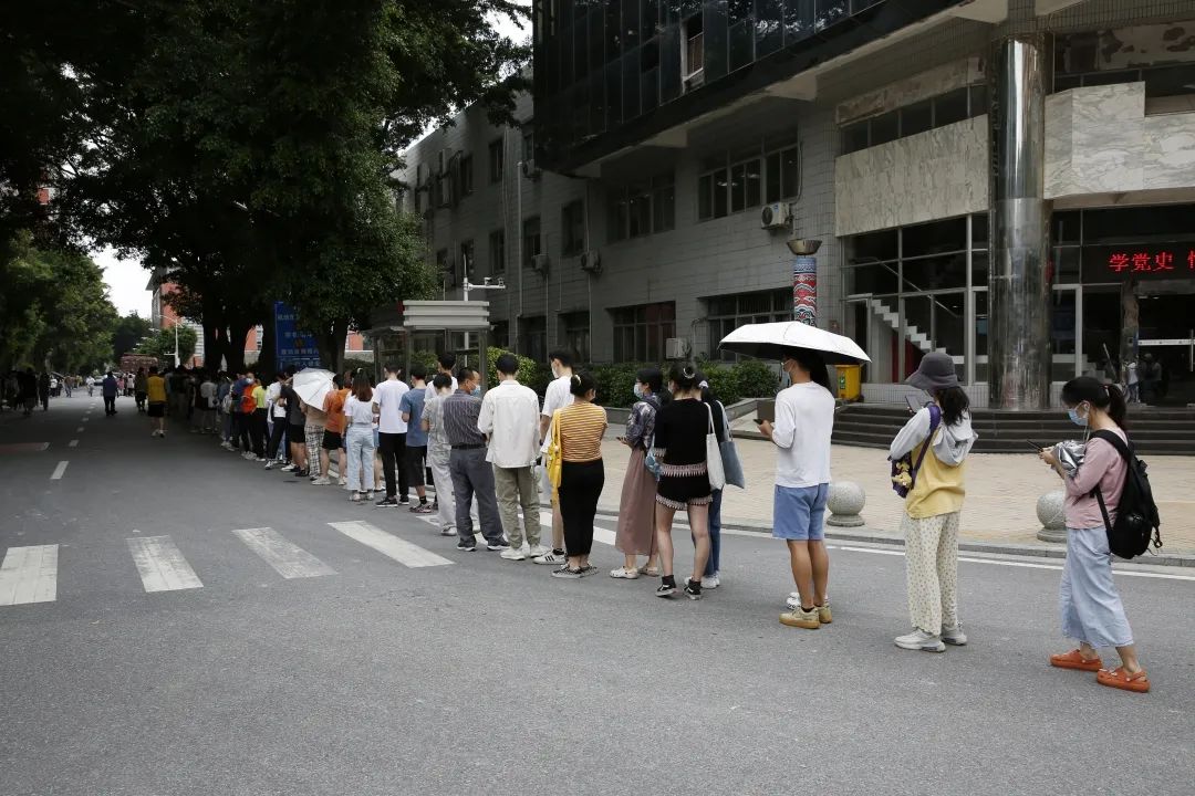 校园短剧剧本搞笑6人,校园欺凌短剧剧本