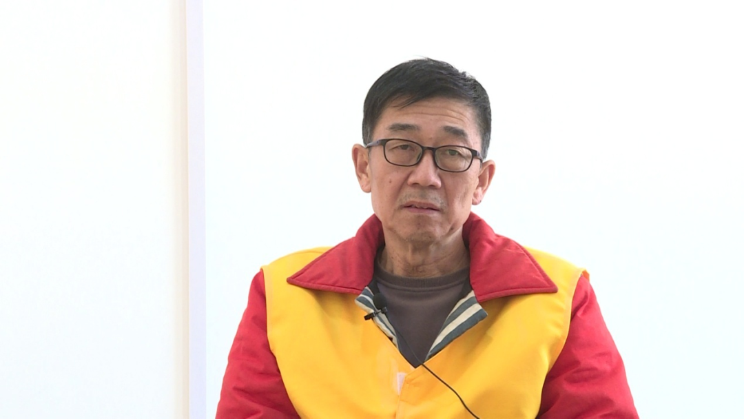 内蒙古自然资源厅原副厅长王杰因煤落马,在看守所中接受采访(4月13日摄)。 新华社记者 侯维轶 摄