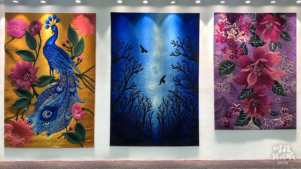△藏毯展示(总台央视记者王鹏飞拍摄)