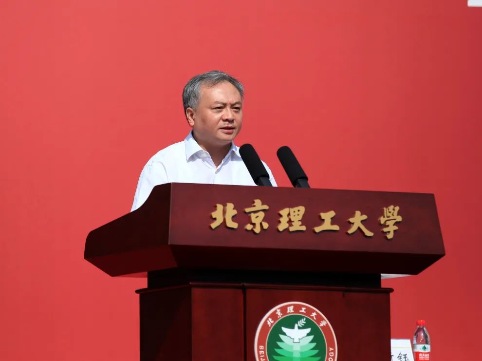 今天,北理工举行史上更大大大大的毕业典礼!