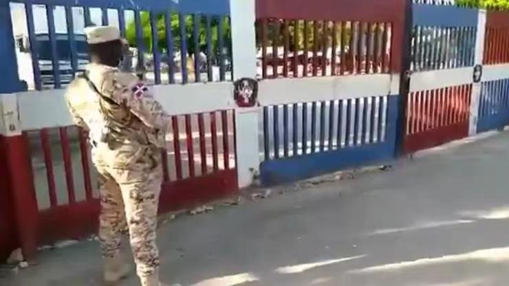 【蜗牛棋牌】多米尼加与海地边境完全关闭 军人把守