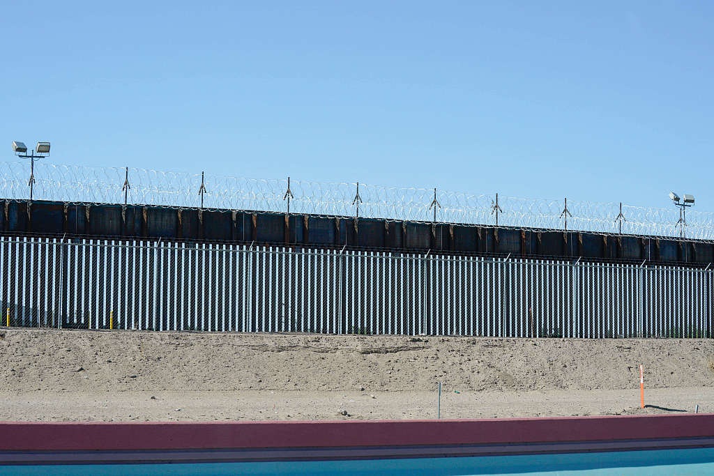 美墨边境死亡高速路半年71人失踪周围发现500公斤人体碎骨