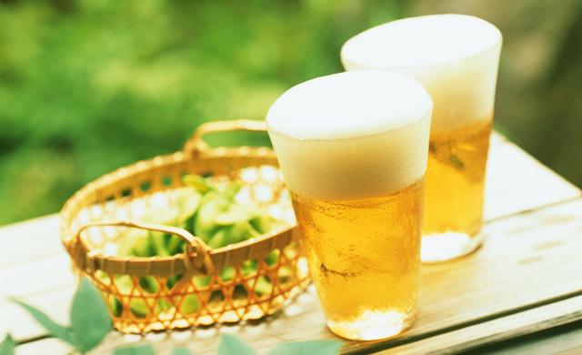 居家20天 3人喝掉400多瓶啤酒 医生提醒防疫勿伤肝|新冠肺炎_新浪财经