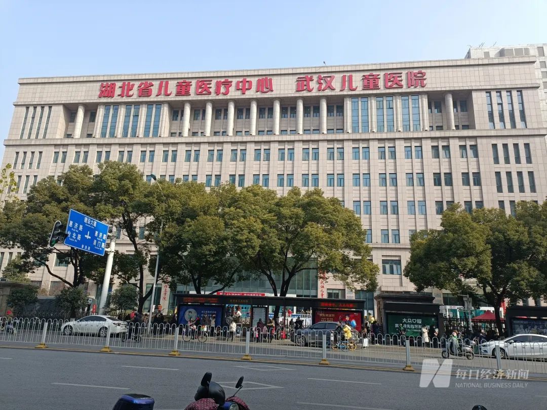武汉儿童医院一名医生被砍伤同事很痛心他是技术骨干警方通报
