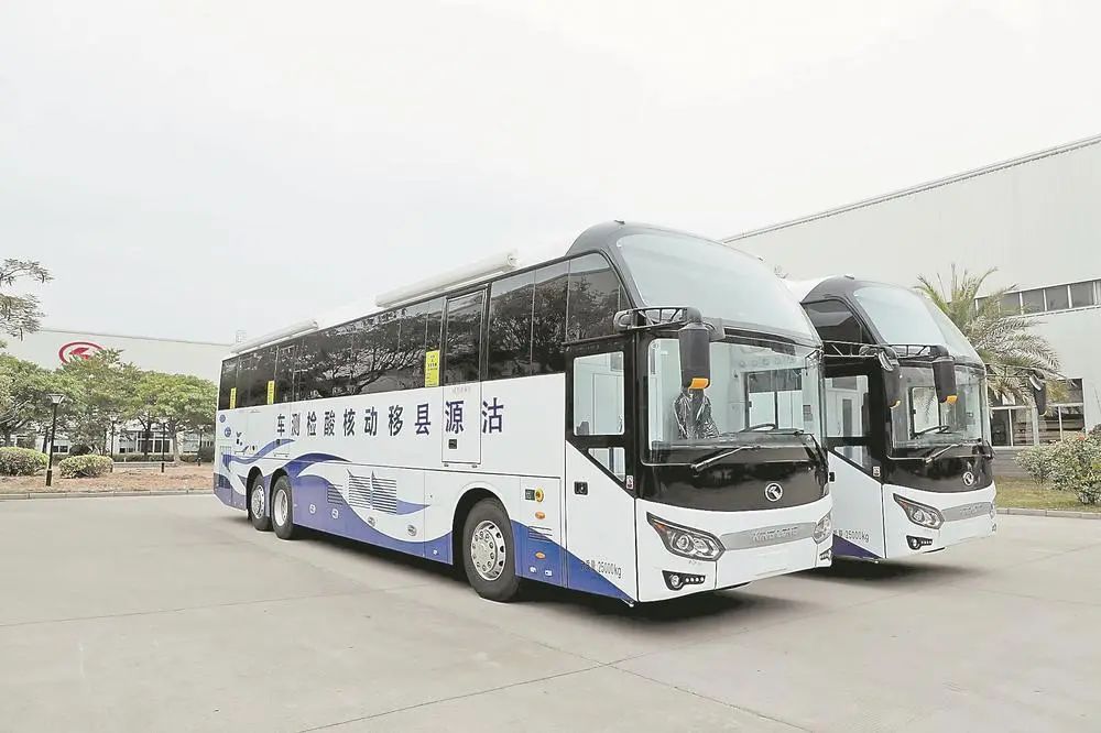 金龙客车交付的移动核酸检测实验室已经落地张家口赛区