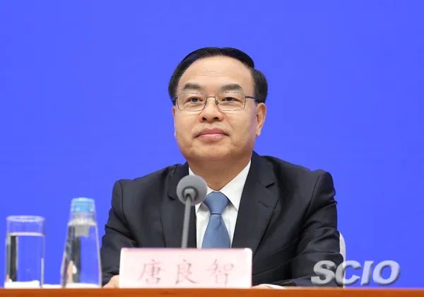 长安街知事注意到,唐良智曾任重庆市委副书记,市长,2021年12月任安徽