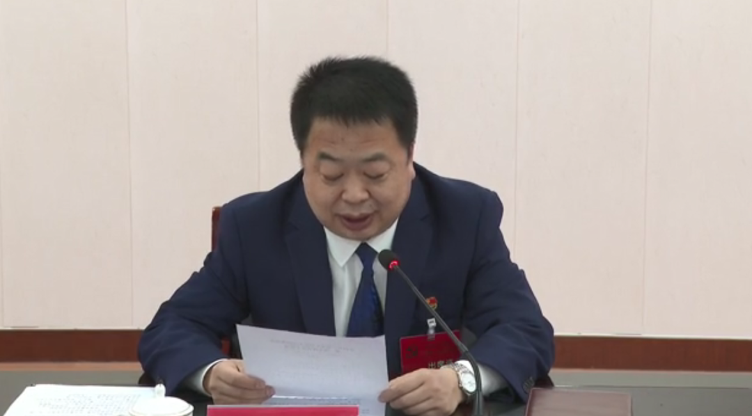 县委书记马焕军代表新一届县委领导集体作了讲话.