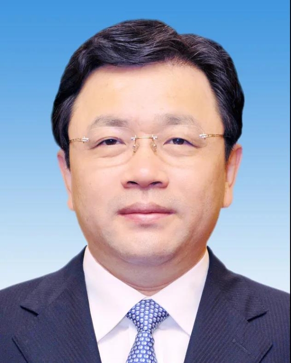 杨岳，男，汉族，1968年7月生，研究生，中共党员，当选为省政协副主席。
